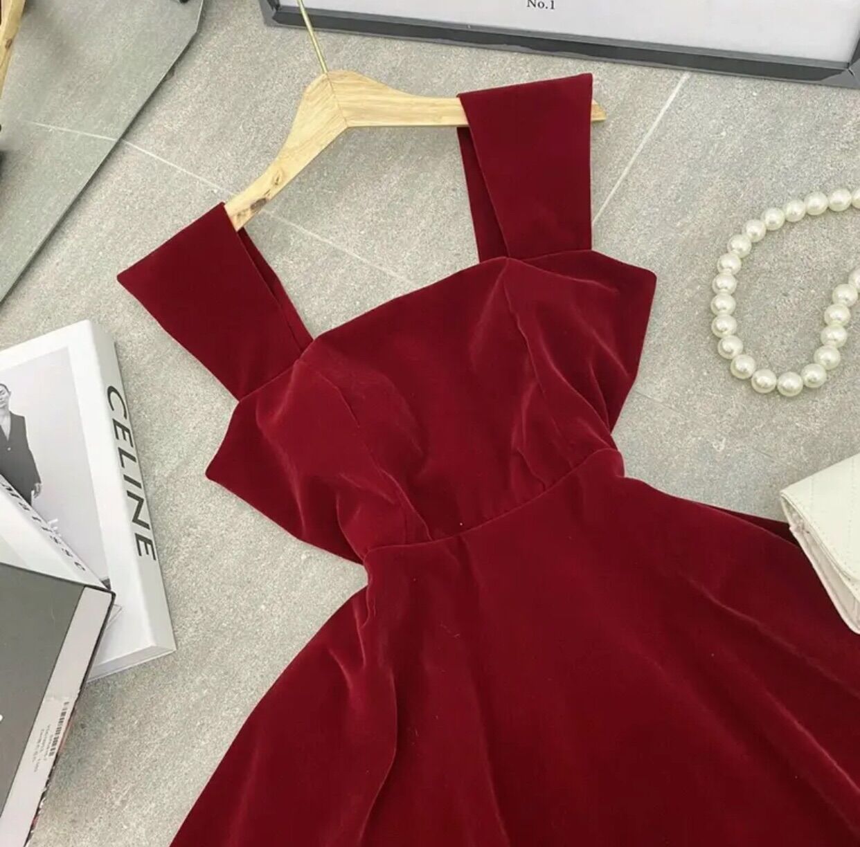 Đầm 2 dây bản lớn chất nhung siêu đẹp