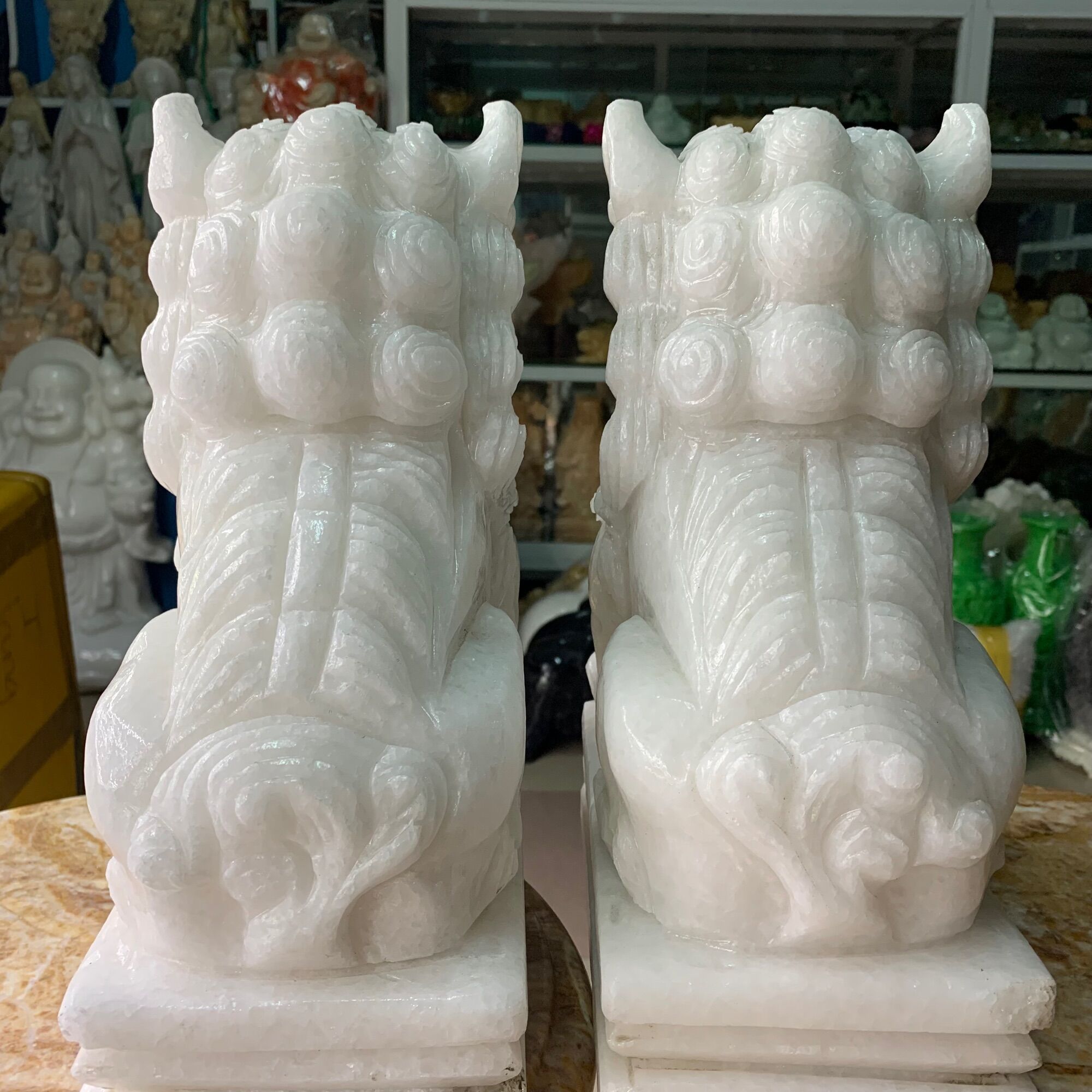 Cặp Kỳ Lân Phong Thuỷ Đá Cẩm Thạch Trắng - cao 30cm