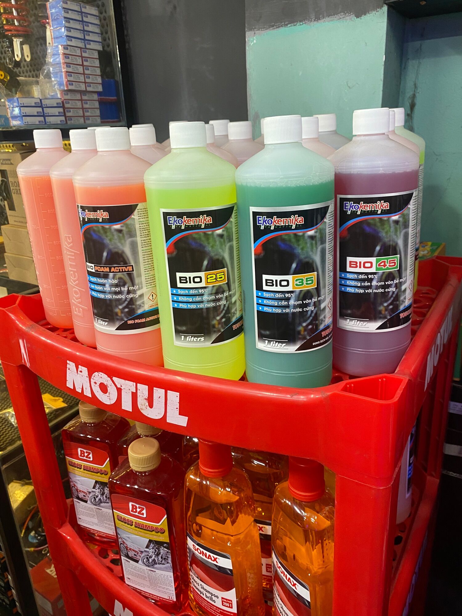Nước Rửa Xe Bọt Tuyết Siêu Bọt Ekokemika Bio Foam Active 1L