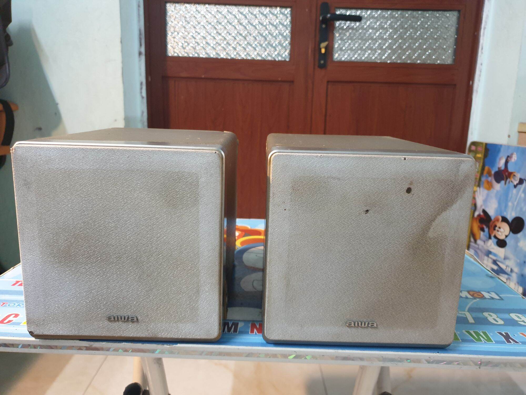 Đôi loa mini aiwa SX_LFD1. Loa liền căng. Công suất tầm 60w đôi
