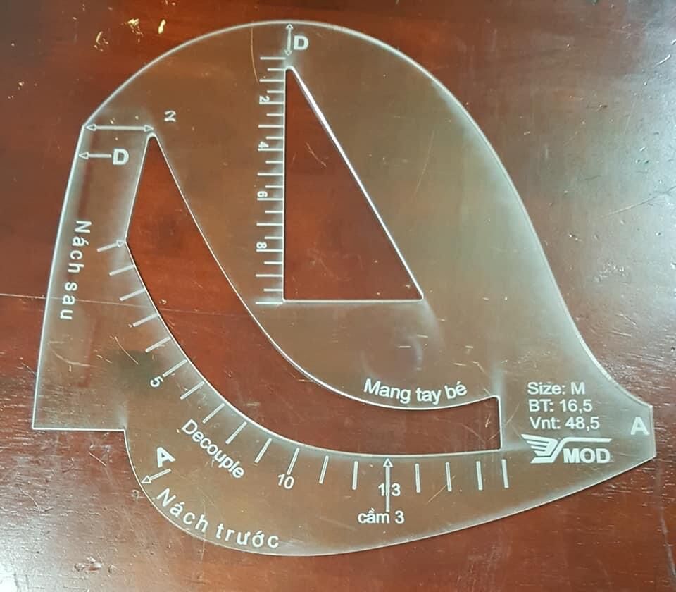 Thước vẽ đầu tay áo vest