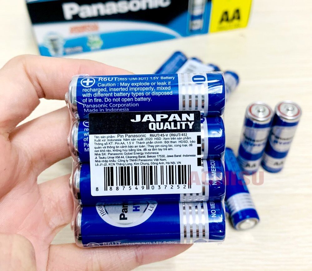 1vỉ Pin tiểu AA Panasonic màu xanh