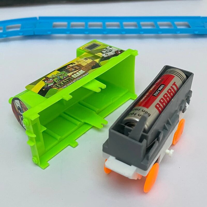 Hộp Đồ Chơi Đường Ray Xe Lửa Tàu Hoả Train-Man Chạy Pin