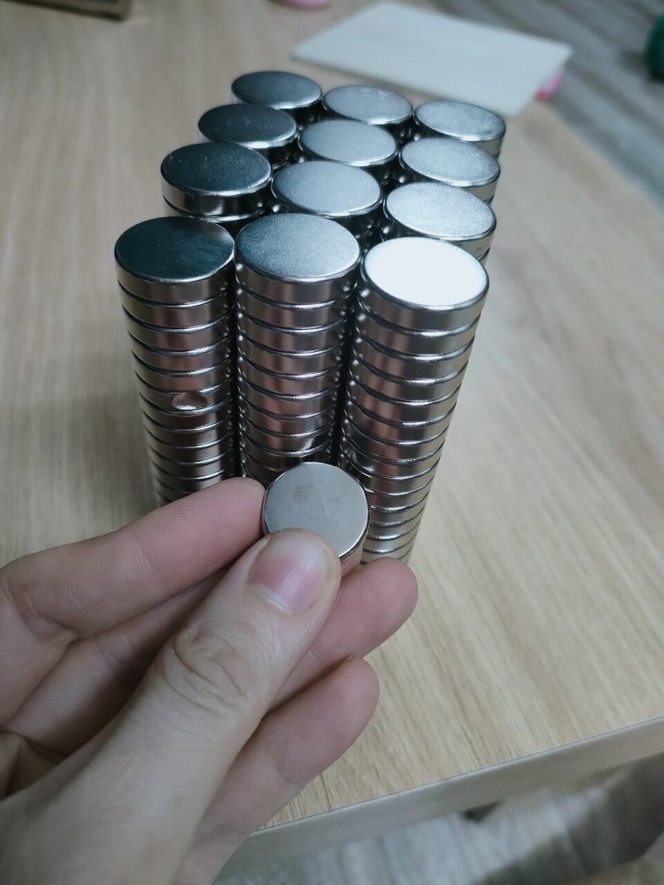 Nam châm neodymium siêu mạnh kích thước phi 20x5mm