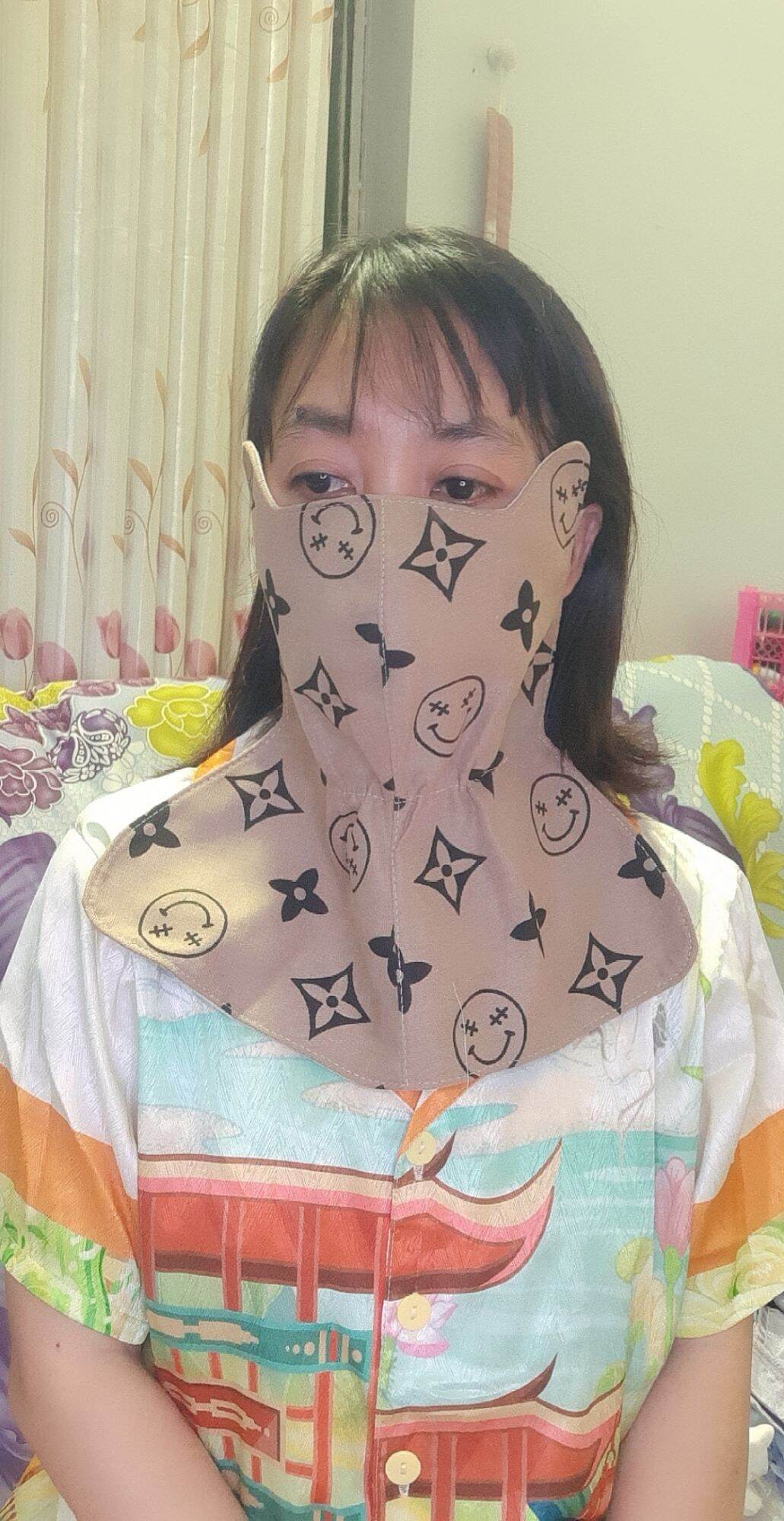 Khẩu trang vải cổ yếm