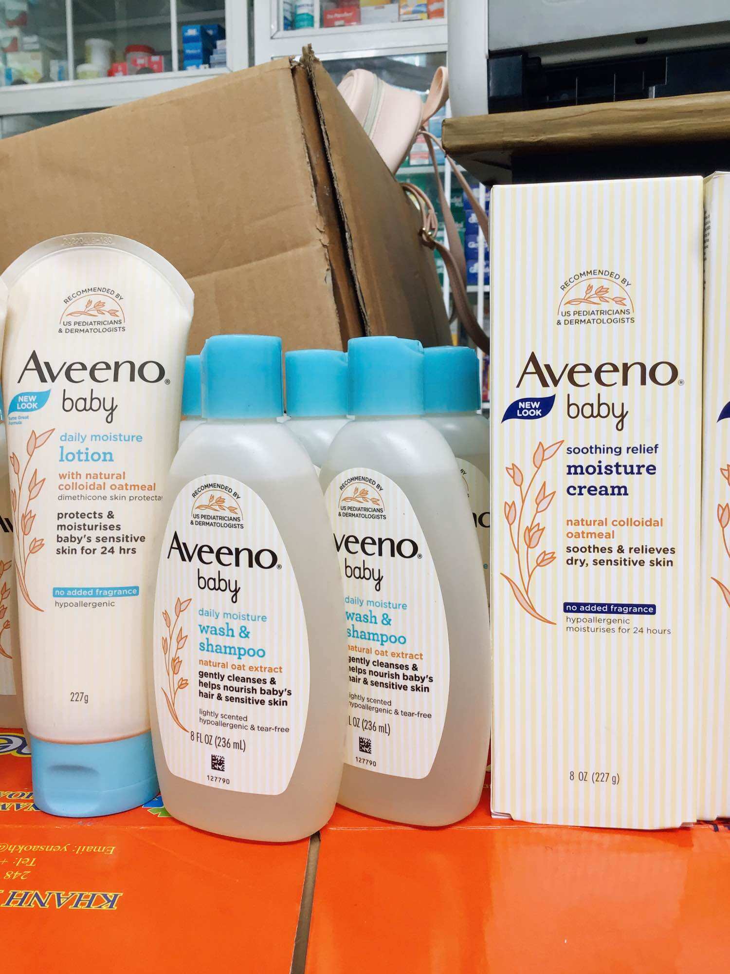 Kem dưỡng da Aveeno Baby cho bé sơ sinh , sữa dưỡng ẩm cho da khô, nhạy cảm aveeno , Sữa tắm gội toàn thân Aveeno Baby 236ml