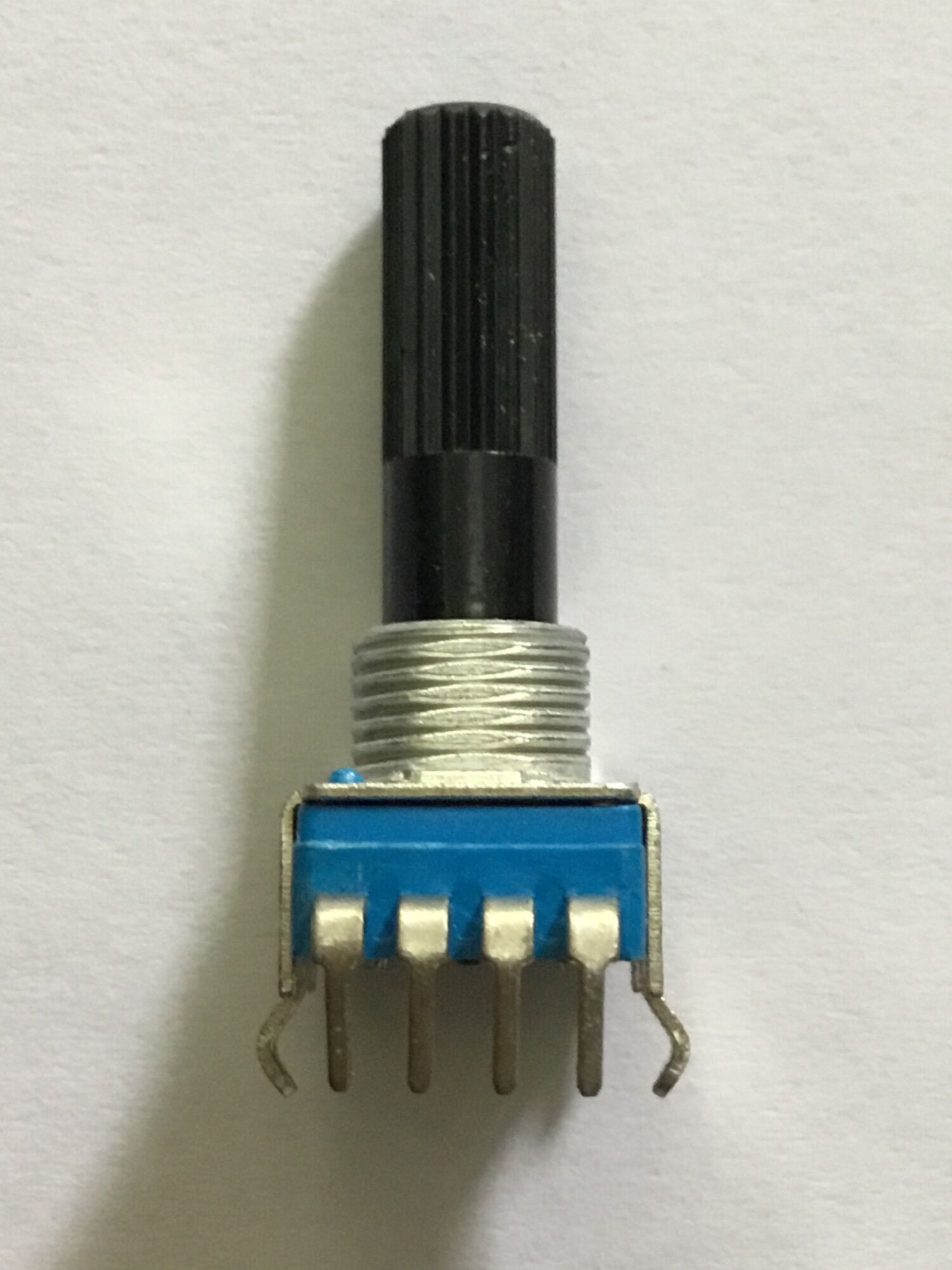 1 CHIẾC VOLUME 4 CHÂN CHO MIXER( 10K, 20K, 50K, 100K)
