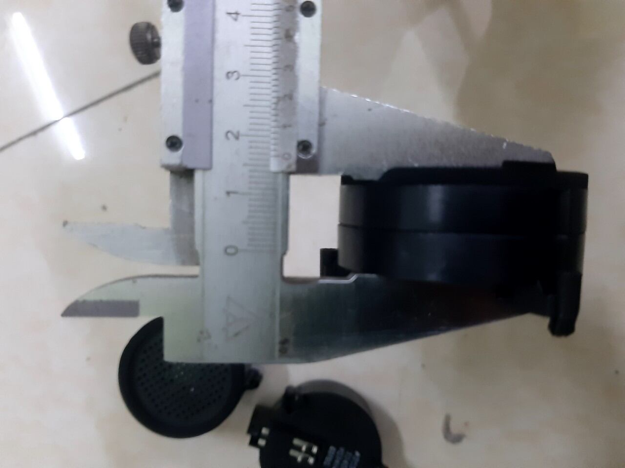loa Toàn dải 4.3x1.9cm bãi