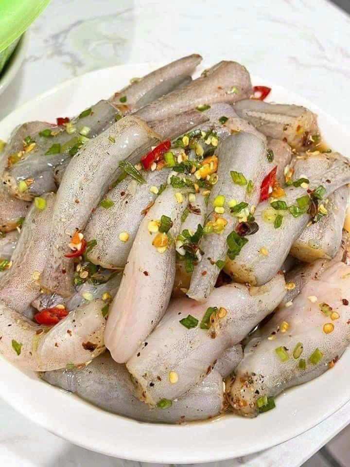 1kg of Large Sun-Dried Croaker Fish (Fast Delivery Within 2 Hours in Ho Chi Minh City)