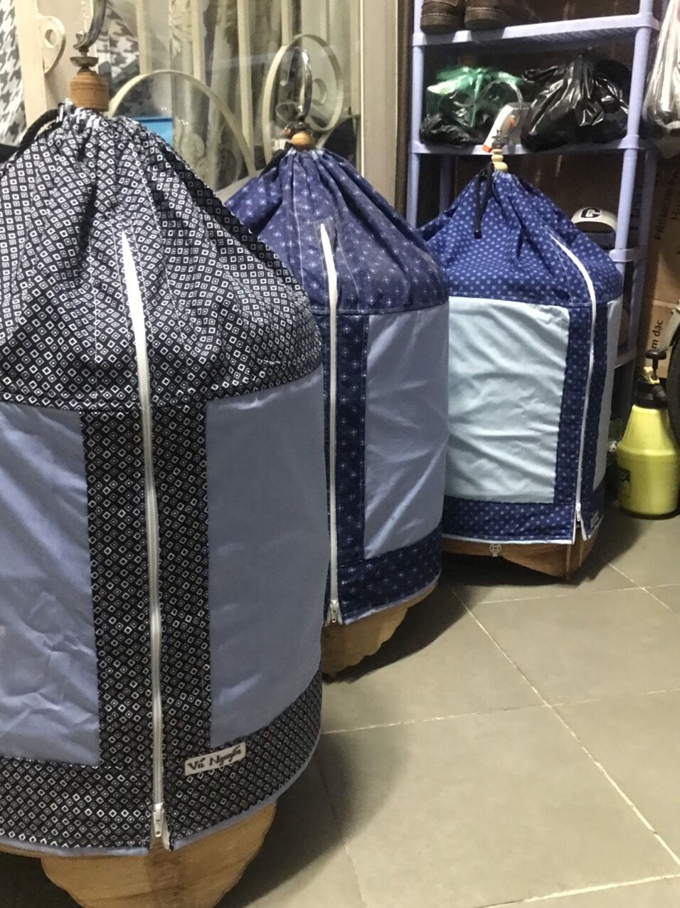 Áo lồng chim Vip (màu trung tính, giao màu ngẫu nhiên)
