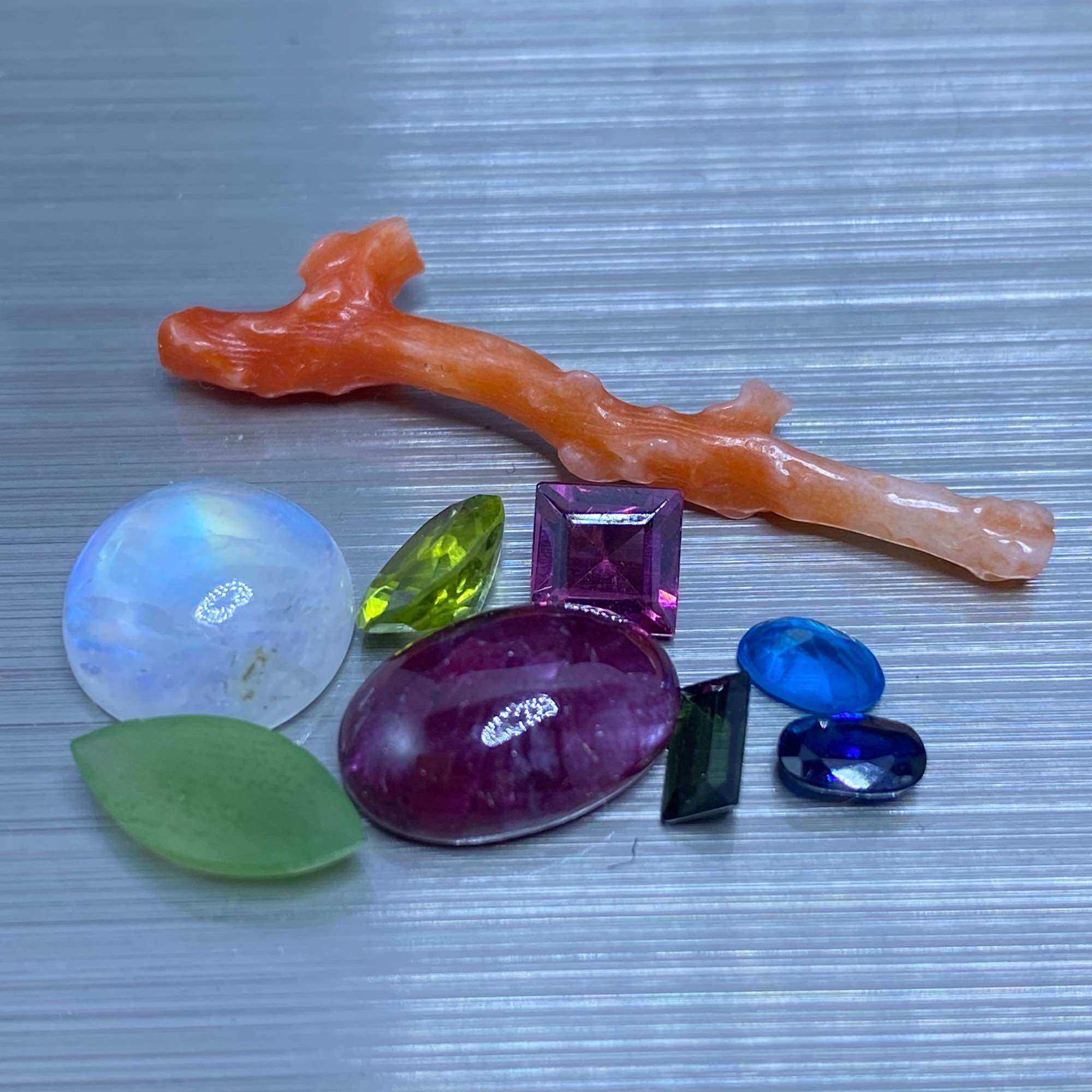 1315-COMBO 9 LOẠI , APATIDE,GARNET,SAN HÔ,MẶT TRĂNG,RUBY NAM PHI,NGỌC BÍCH,PERIDOT,TOURMALINE,SAPHIRE (THIÊN NHIÊN) size nhỏ như ảnh chụp
