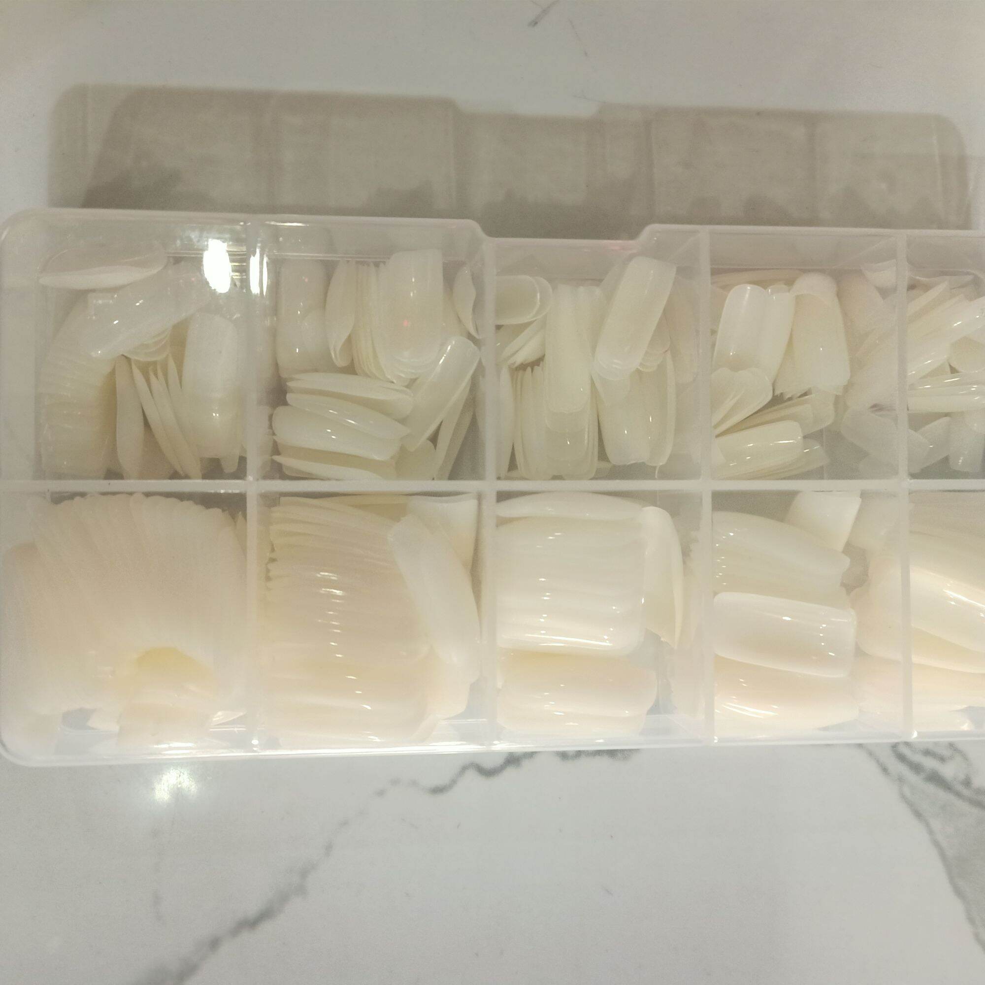 móng úp chân dài ngắn trong đục