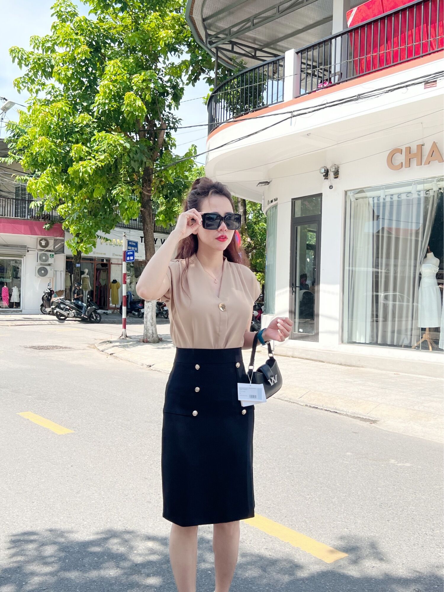 Áo cổ tim tay liền vải lụa đẹp