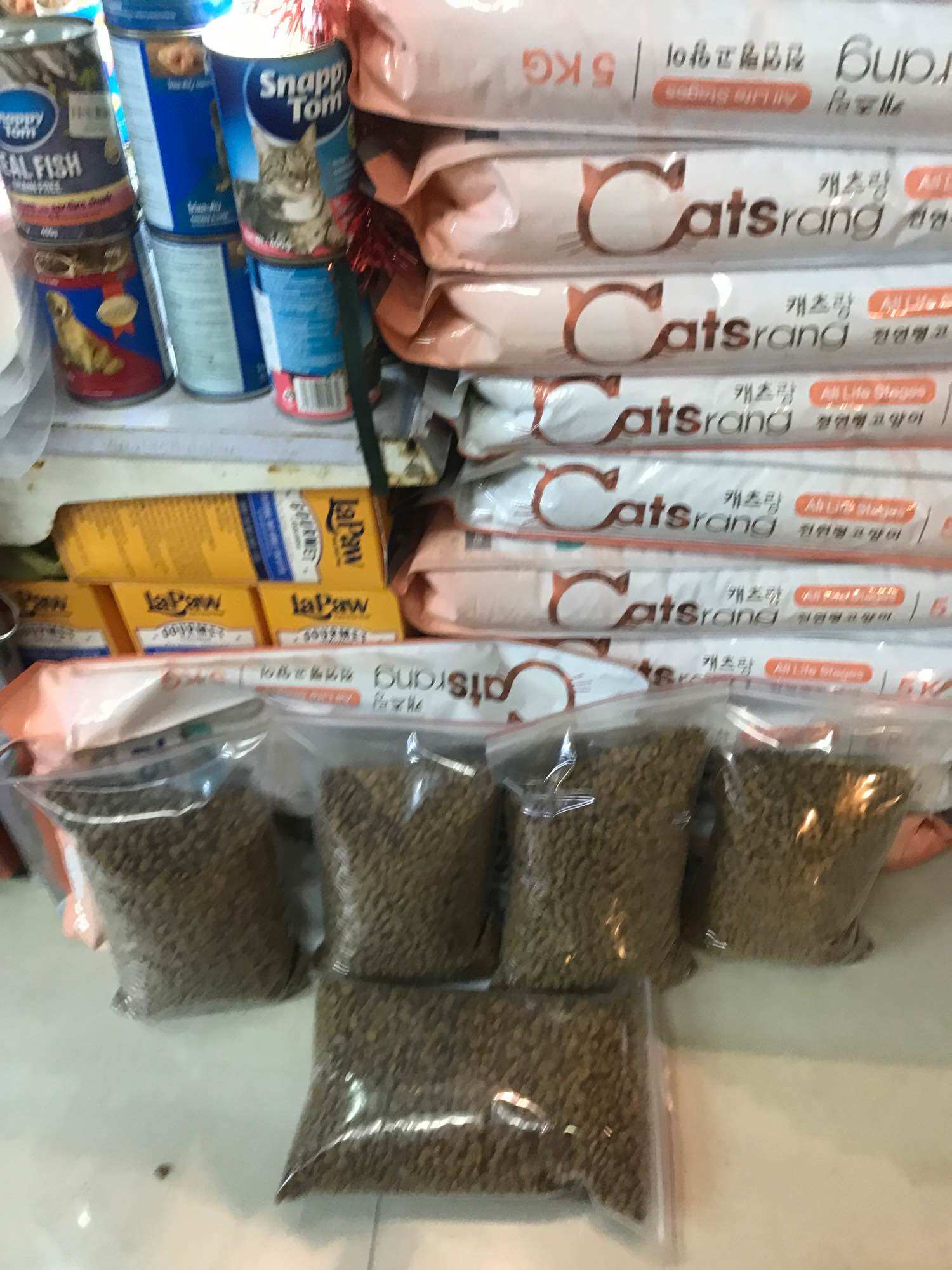 Catsrang-thức ăn cho mèo mọi lứa tuổi 1kg.