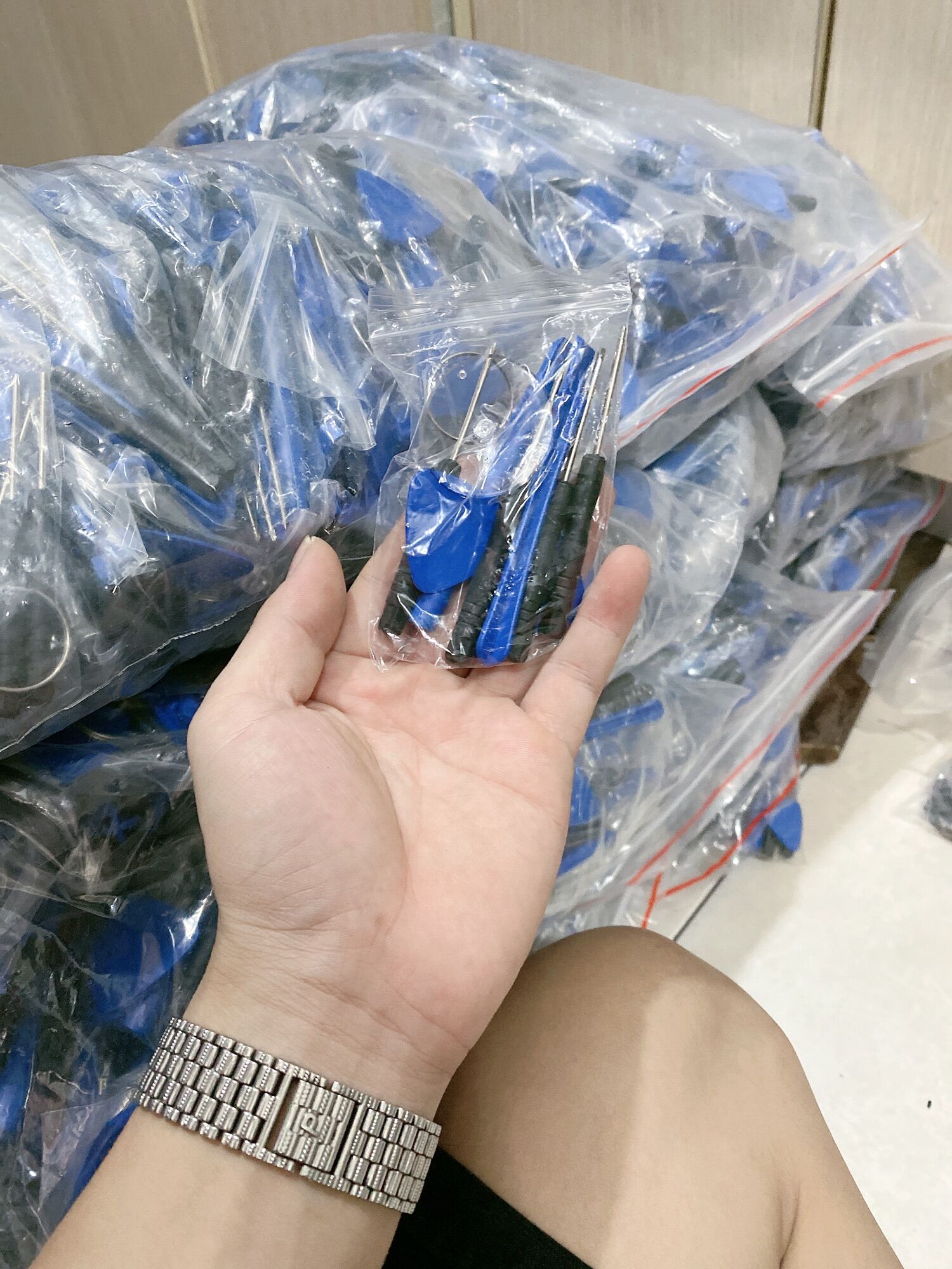 Bộ Tua Vít Tháo iphone Và Các điện thoại khác 9 món.
