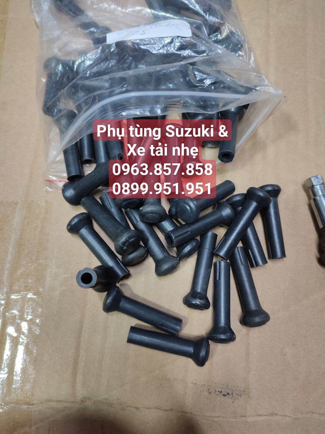 Chốt kính cửa suzuki 500kg và suzuki 7 chỗ