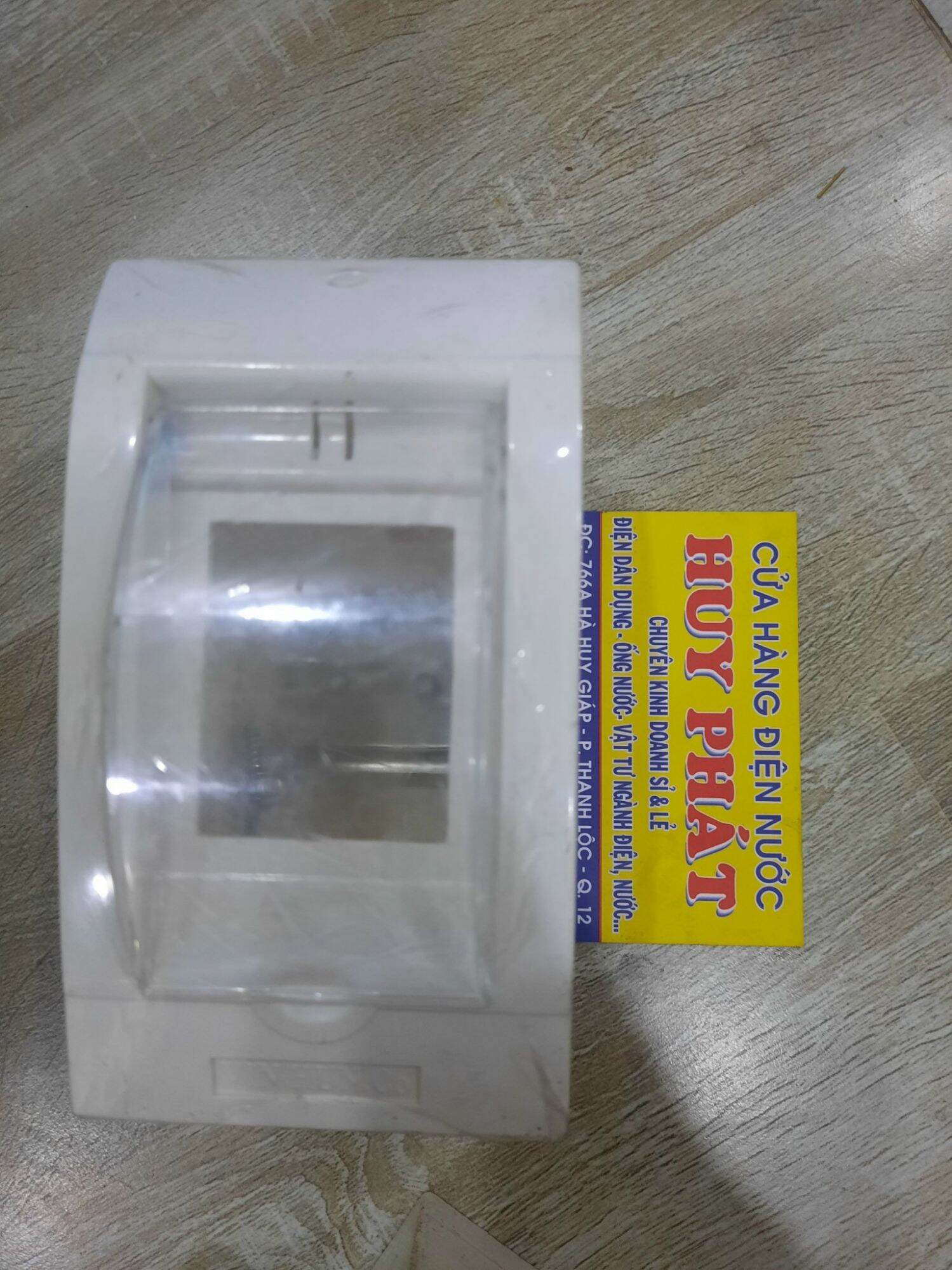 Hộp đế nổi mcb 2p có nắp đậy che mưa