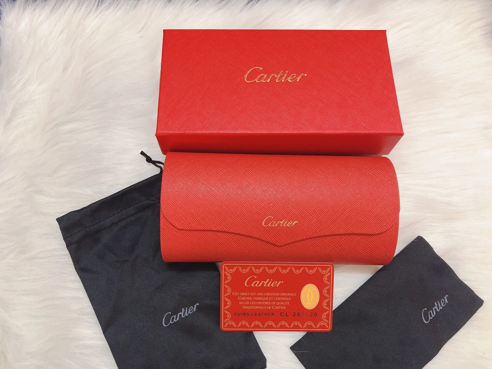 Hộp Đựng Kính Cartier