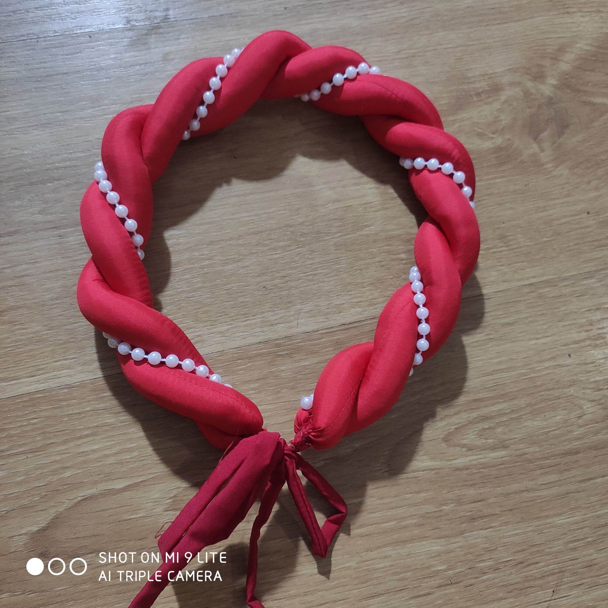 Mấn đủ màu mặc áo dài , bê tráp