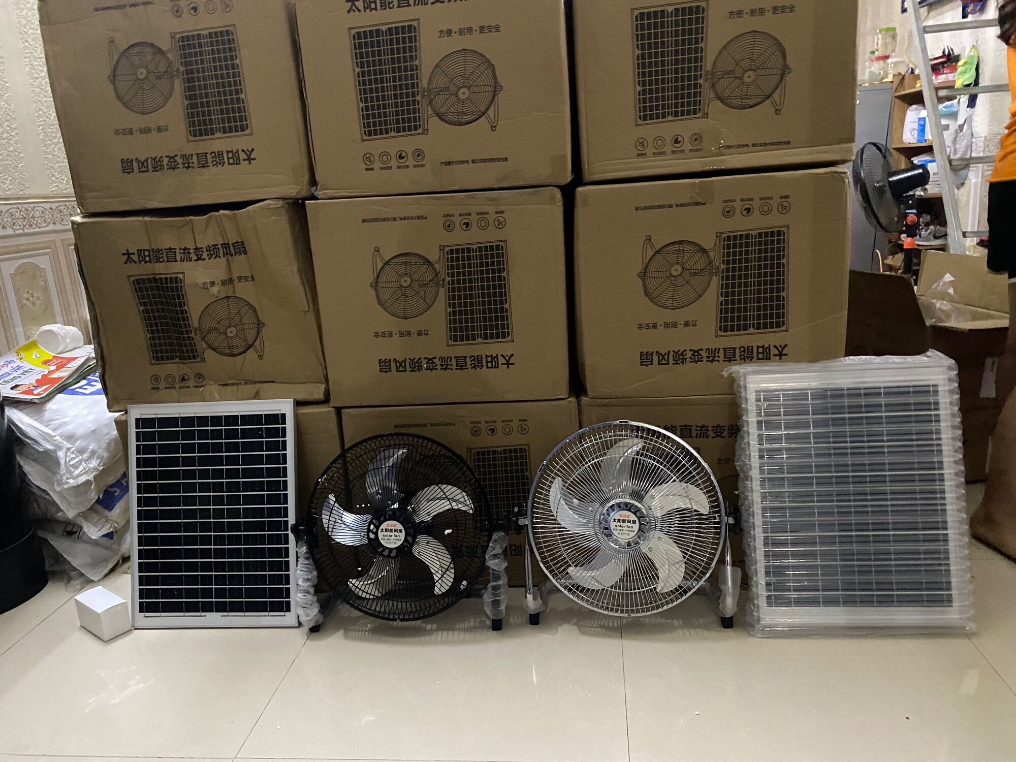 QUẠT TÍCH ĐIỆN NĂNG LƯỢNG MẶT TRỜI