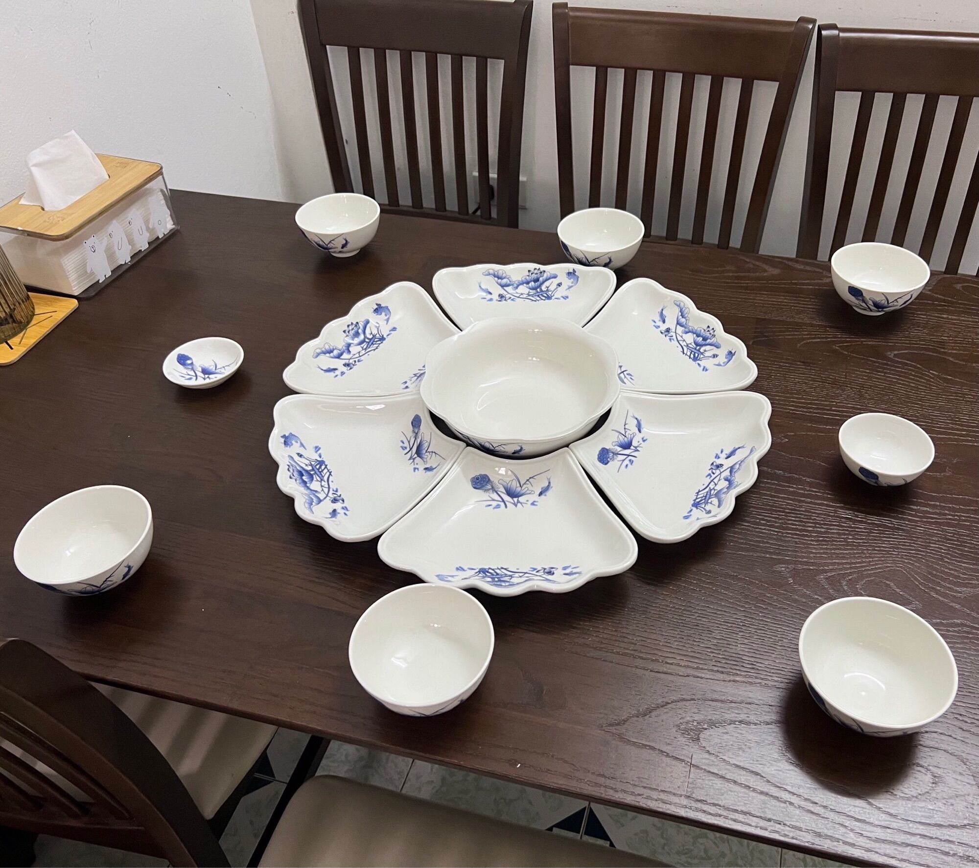 Bộ bát đĩa Hoa mặt trời 15 món sứ Minh Châu hoạ tiết hoa sen xanh.