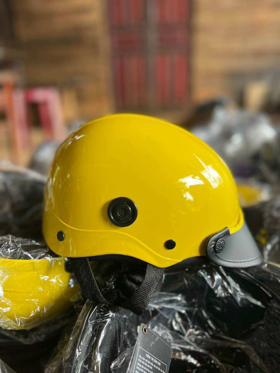 Mũ bảo hiểm nửa đầu nhiều màu sơn bóng