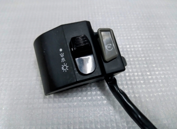 [HCM]Cùm công tắc cho xe Sirius bên phải