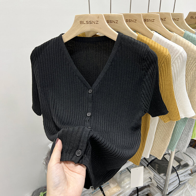 Áo Cardigan Dệt Kim Cổ Chữ V Lụa Băng Hàng Châu Âu Áo Mẫu Ngắn Thiểu Số Cảm Giác Thiết Kế Độc Đáo Sành Điệu Instagram Tay Ngắn Cho Nữ