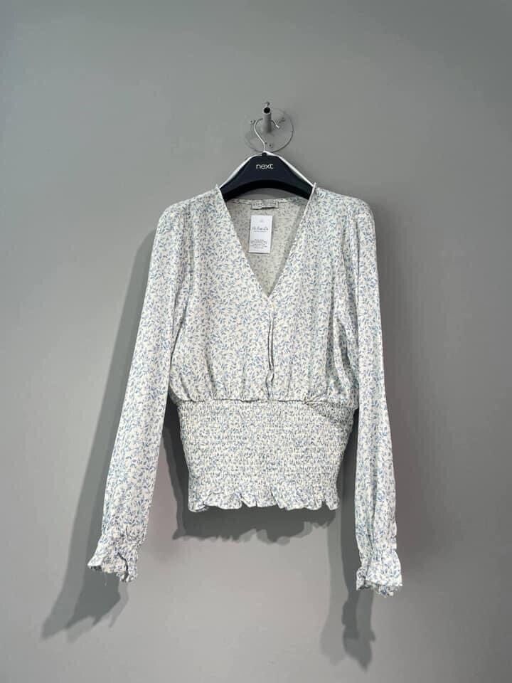 Một chiếc áo smocking siêu đỉnh, xuất xịn