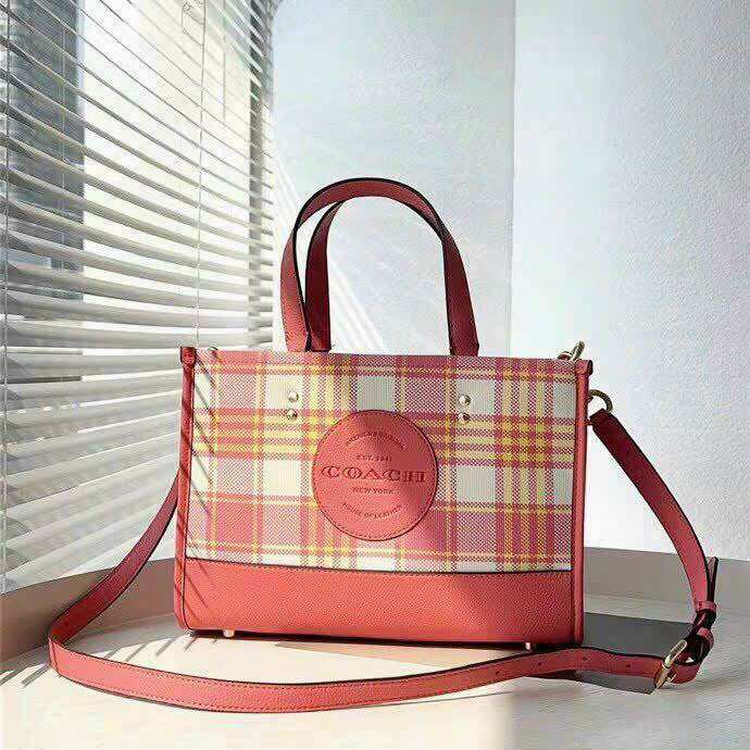 Túi C0ach Dempsey Tote 30 nữ tính