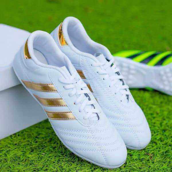 Giày đá bóng 3 sọc đế cao su size 39-43 (đã khâu Full đế)