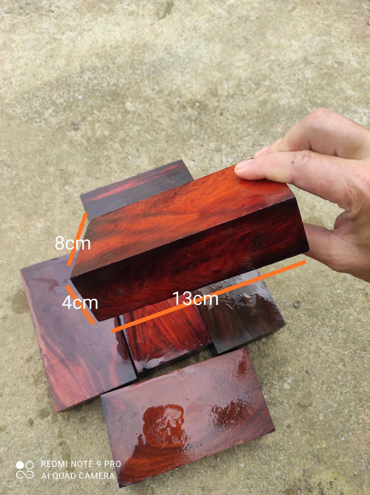 1 phôi gỗ trắc đỏ đen 4x8x13cm