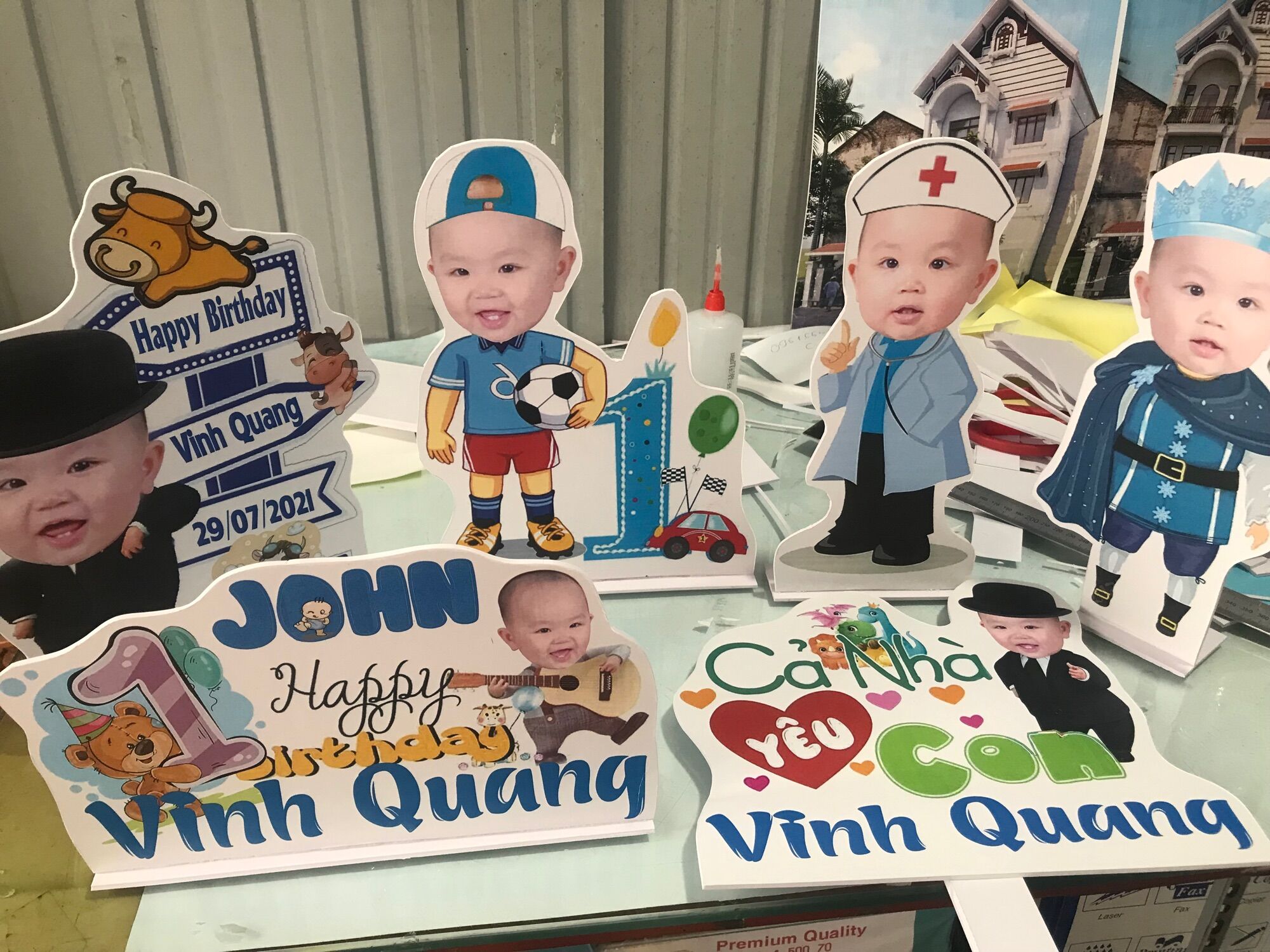 Set chibi để bàn trang trí sinh nhật  bé trai 1 tuổi