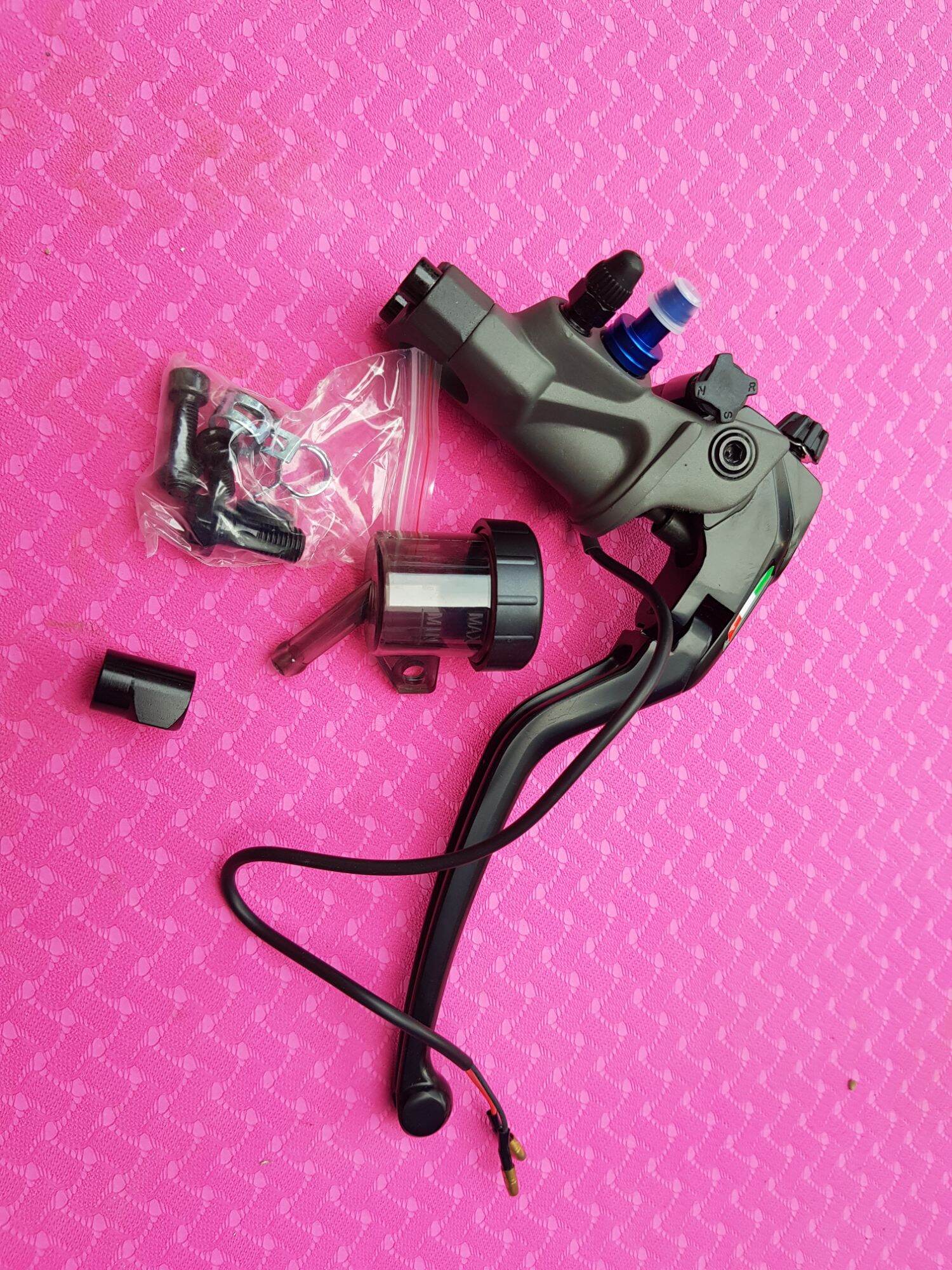 Tay Thắng Dầu Phải Mẫu Brembo Cosa