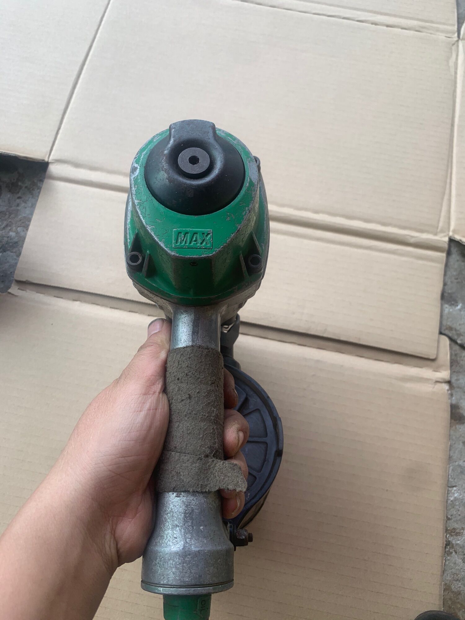 súng bắn đinh cuộn pallet Max
