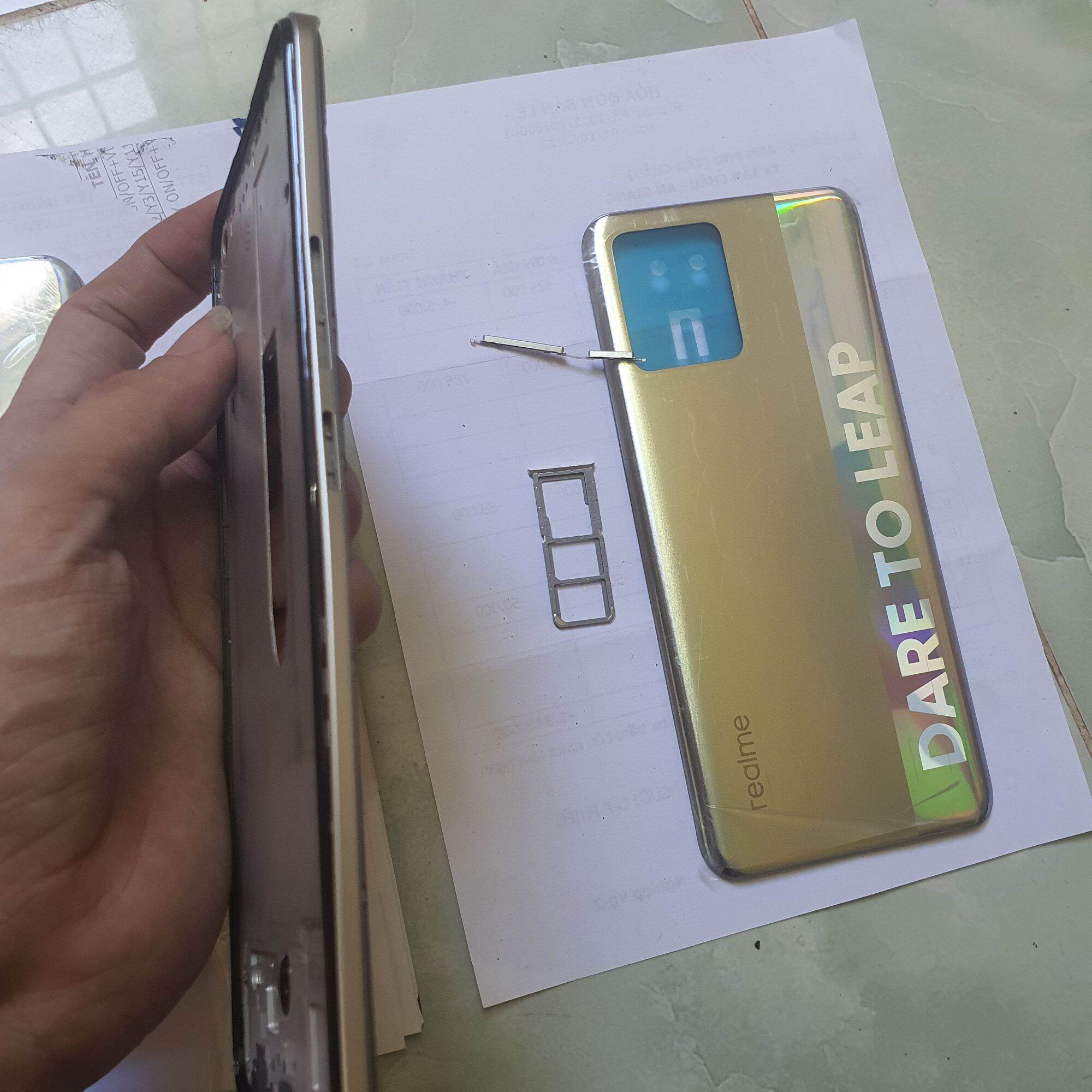 Vỏ realme 8 4G có khay sim khung sườn bộ nút bao test