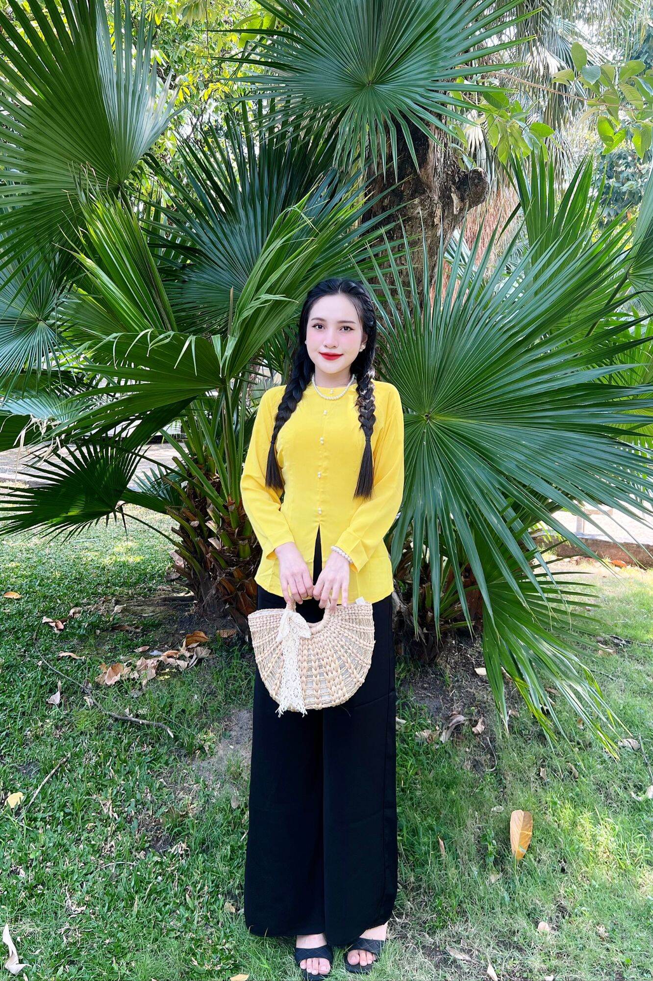 Bộ bà ba cổ tròn nút ngọc đôi tay dài suông