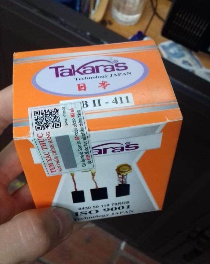 Hộp 10 đôi chổi than Takaras đủ các loại