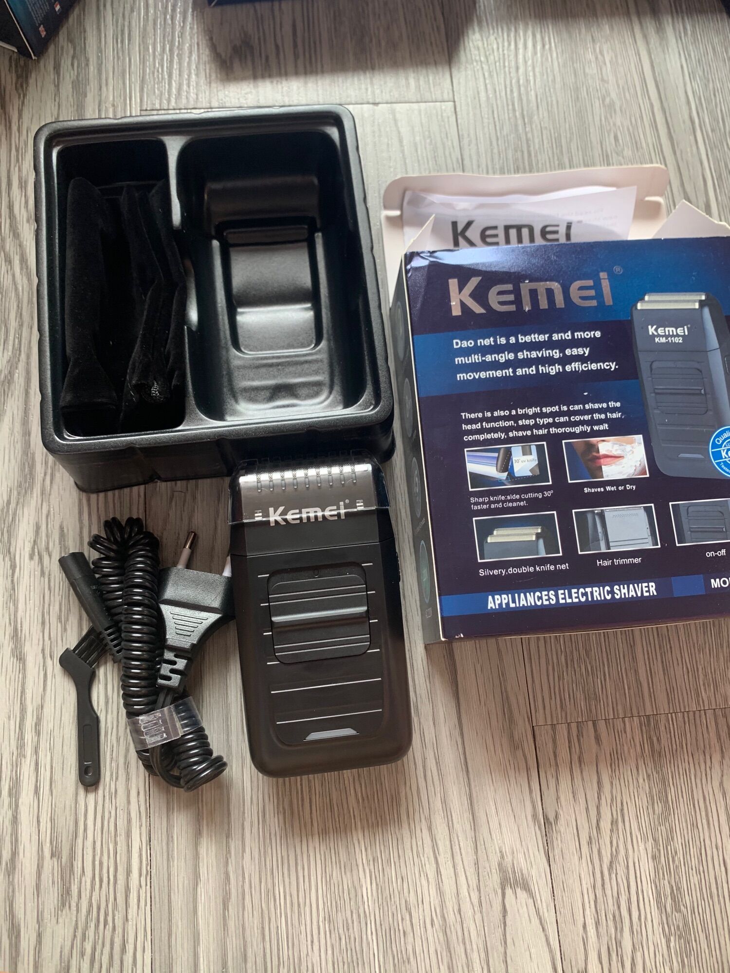 Máy cạo râu khô cao cấp kemei Model KM-1102