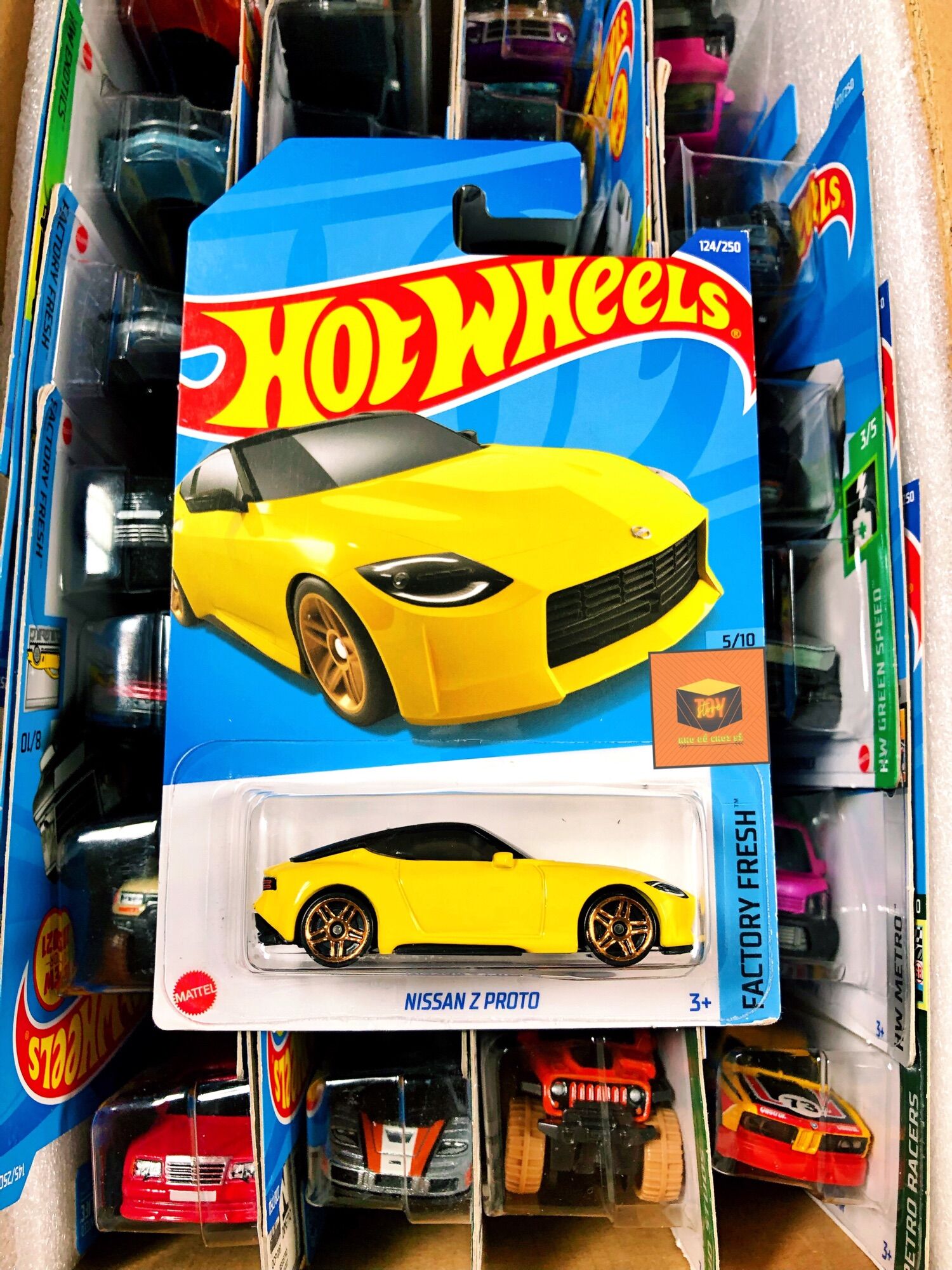 Xe mô hình hot wheels tỉ lệ 1:64 "nissan z proto"
