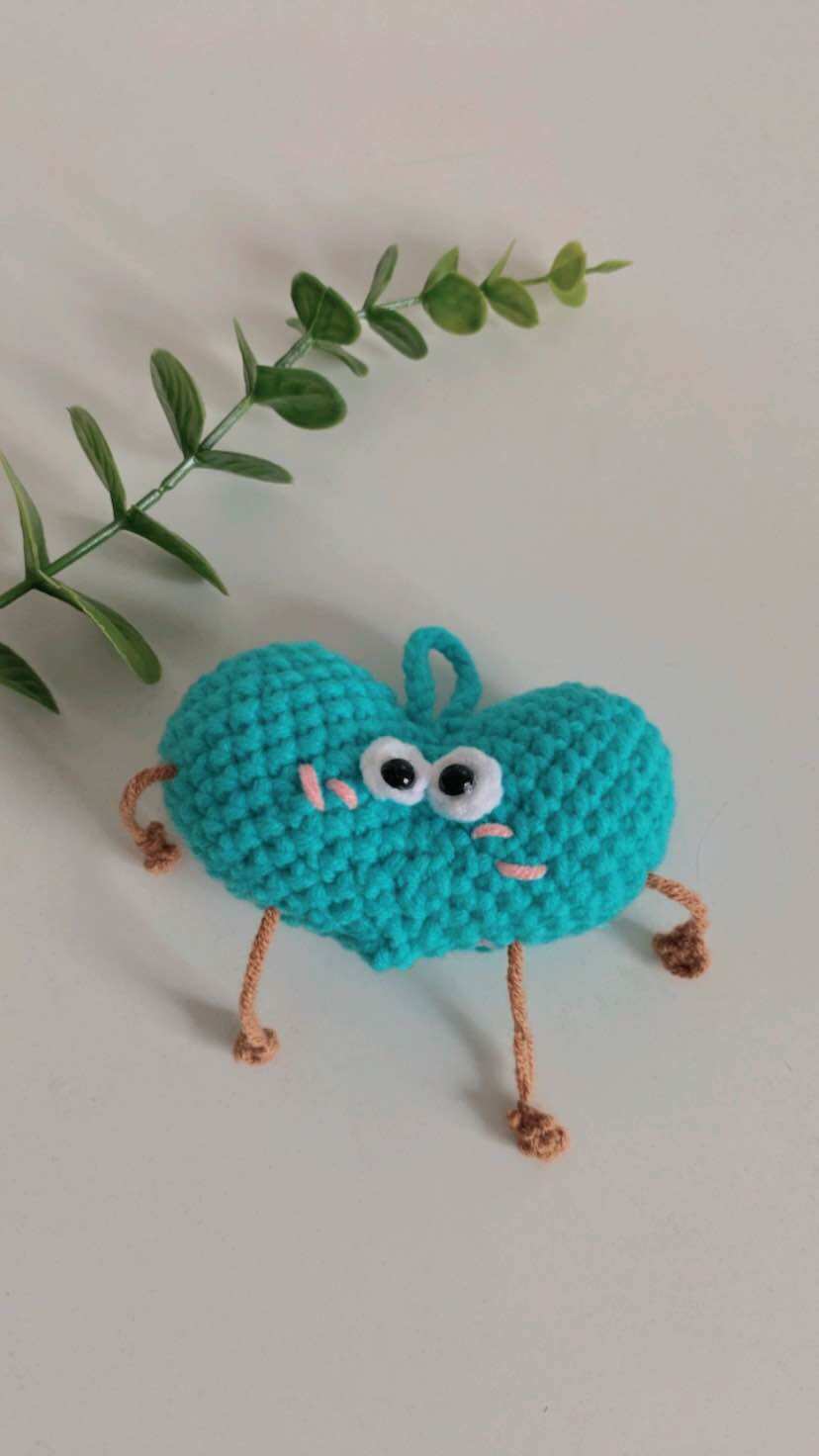 Móc khoá trái tim handmade bằng len