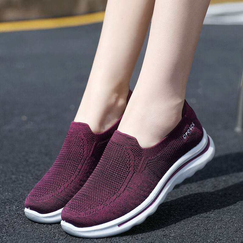 Giày Lười Giày Đi Bộ Cho Người Trung Niên Và Người Cao Tuổi Giày Vải Bắc Kinh Cũ Đế Mềm Chống Trơn Giày Cho Mẹ Thoáng Khí Thoải Mái Cho Nữ Xuân Hè