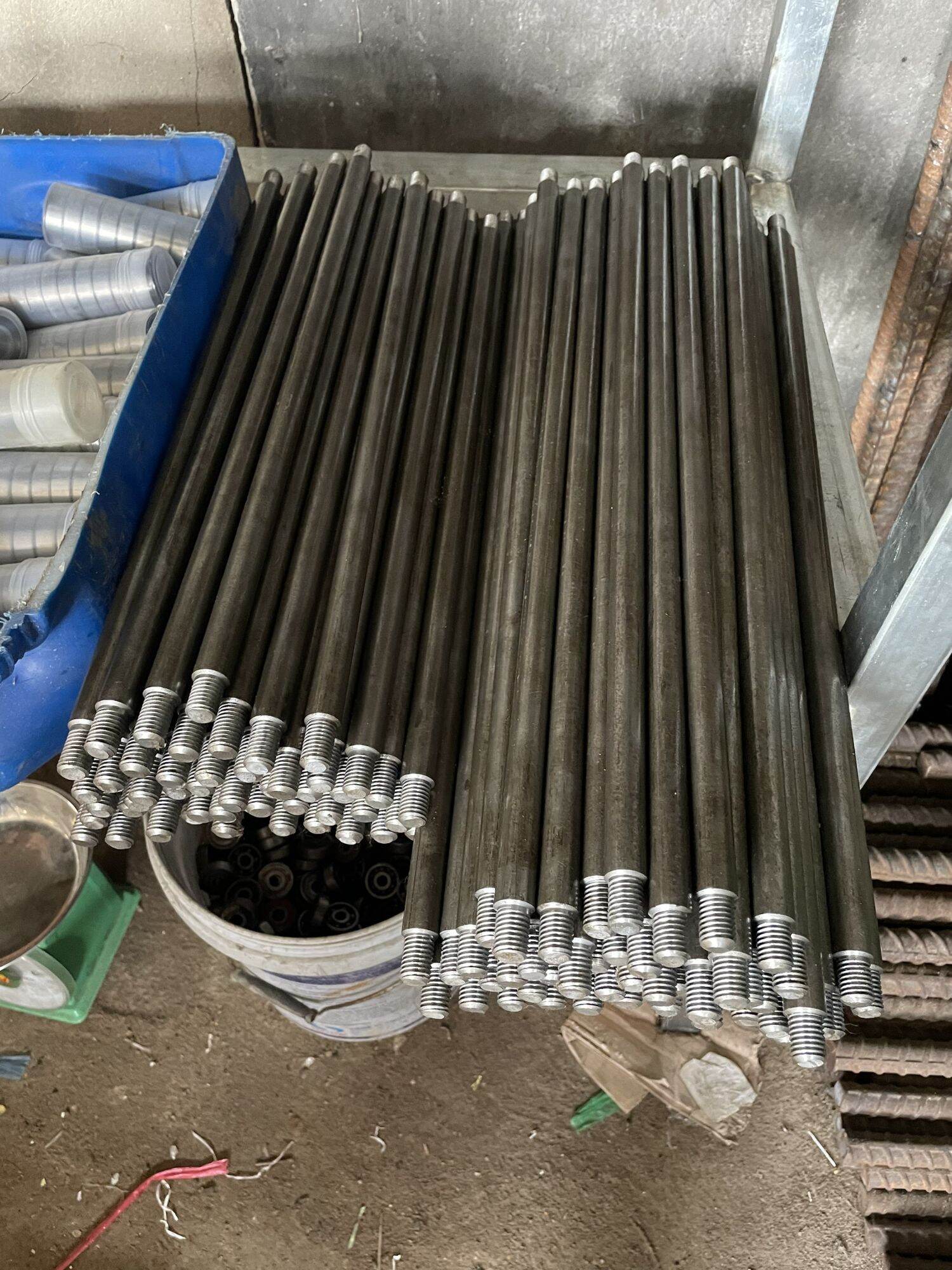 trục bánh xe 17 li (mm)