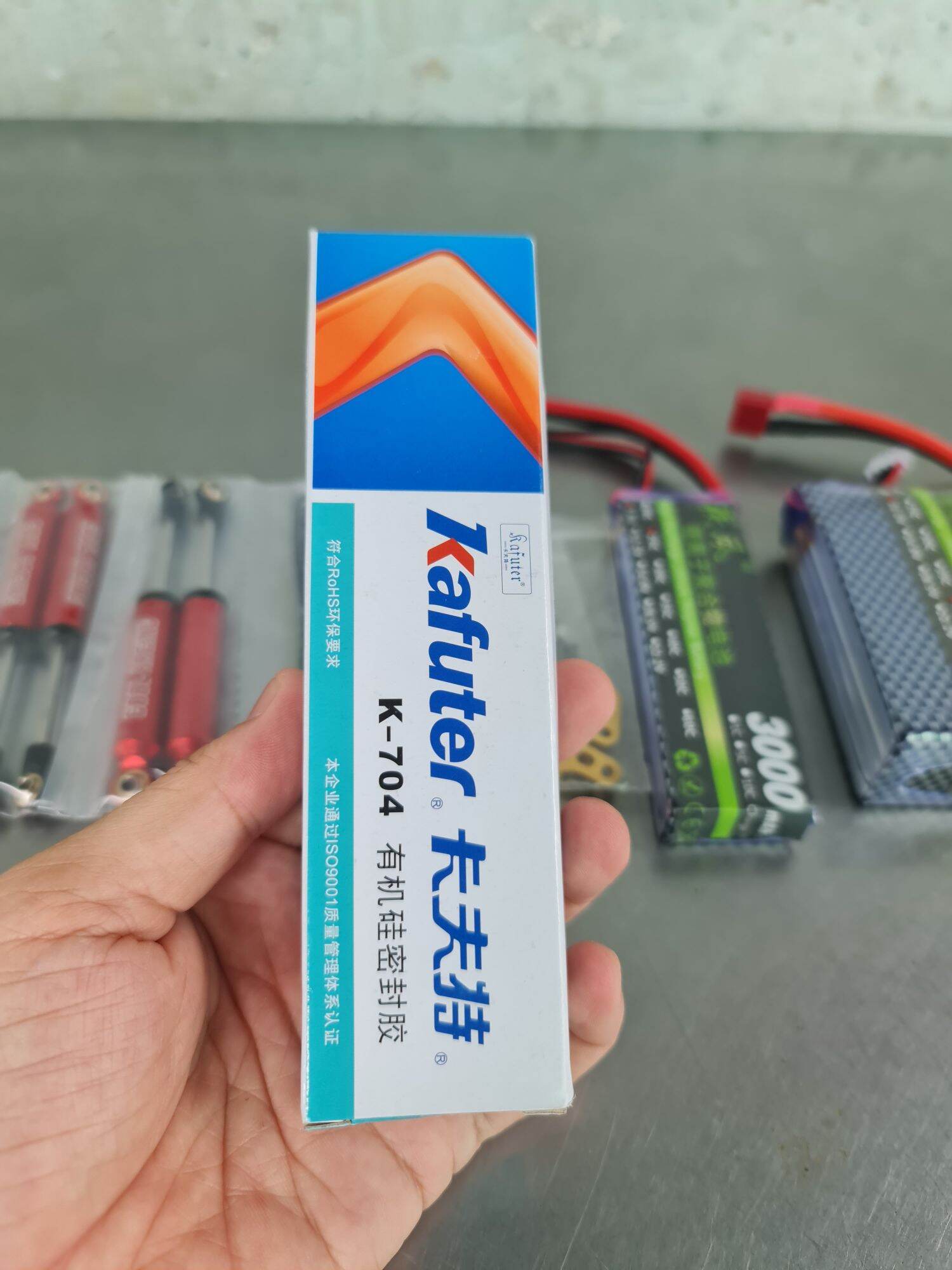 Keo Kafuter K-704 trắng và K-704 đen.Giảm giá cực mạnh Keo cố định + chống nước + chống ẩm.