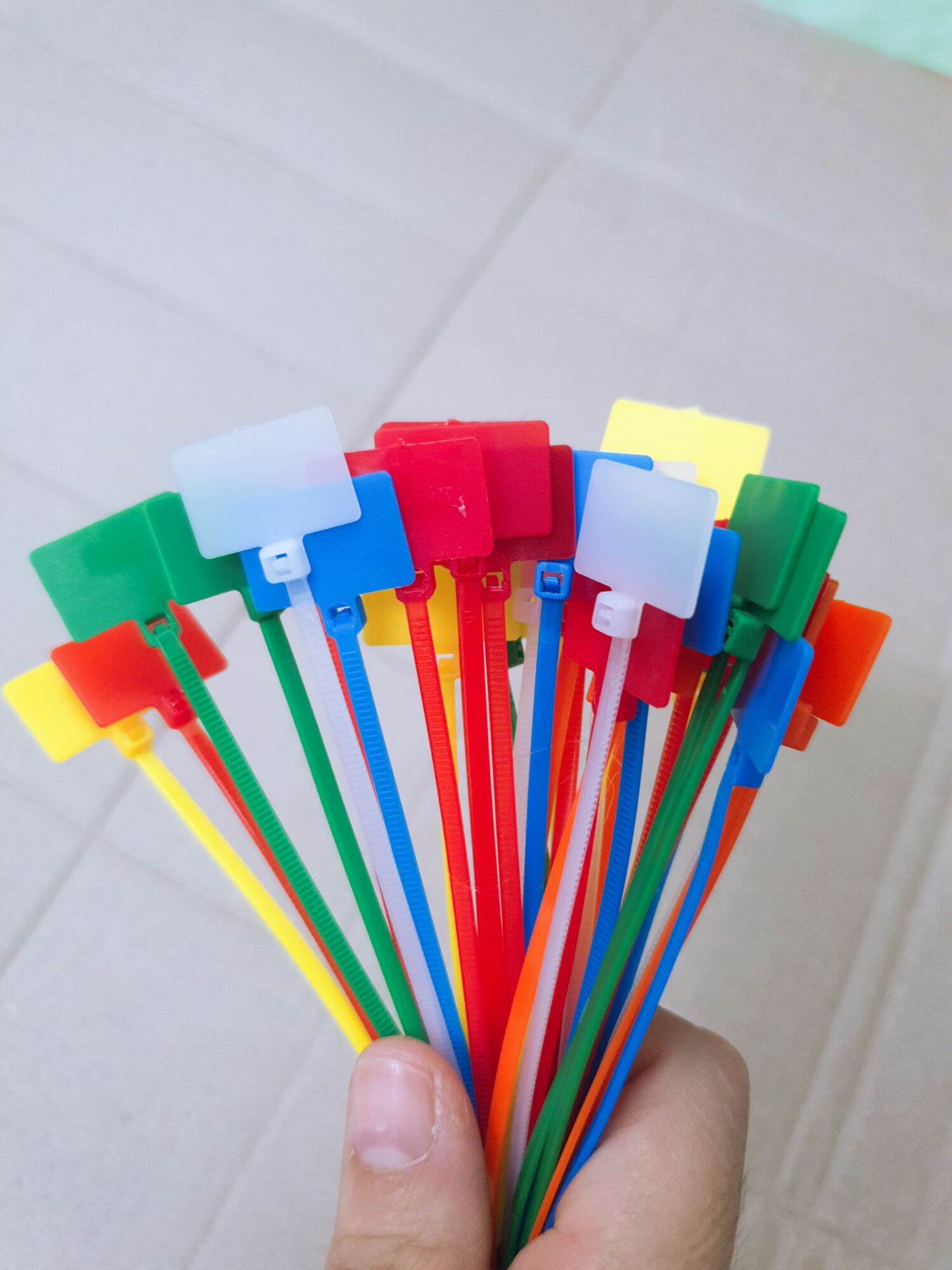 Dây rút nhựa 100mm dùng để đánh dấu