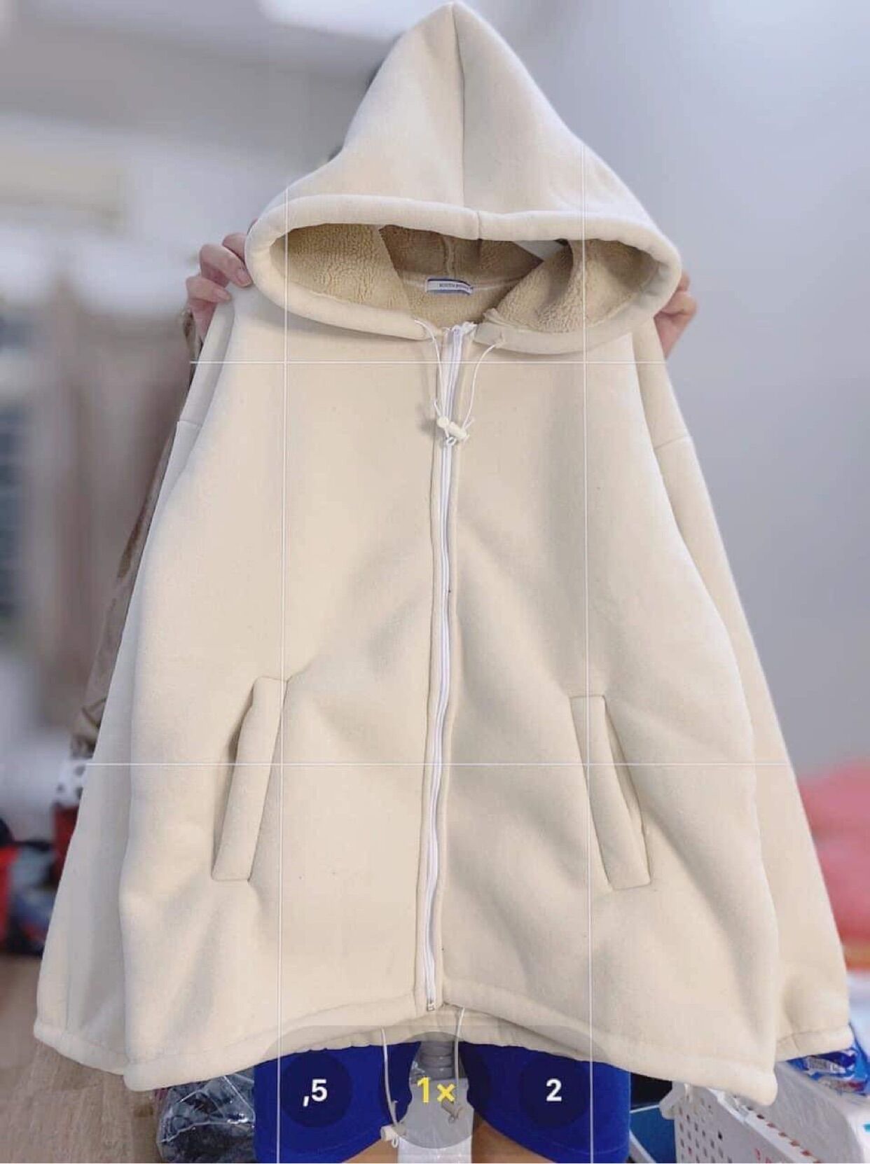 Áo khoác Hoodie trơn khoá Zip màu be Áo nỉ da lộn có mũ lót lông cừu phom rộng màu be siêu dày dặn
