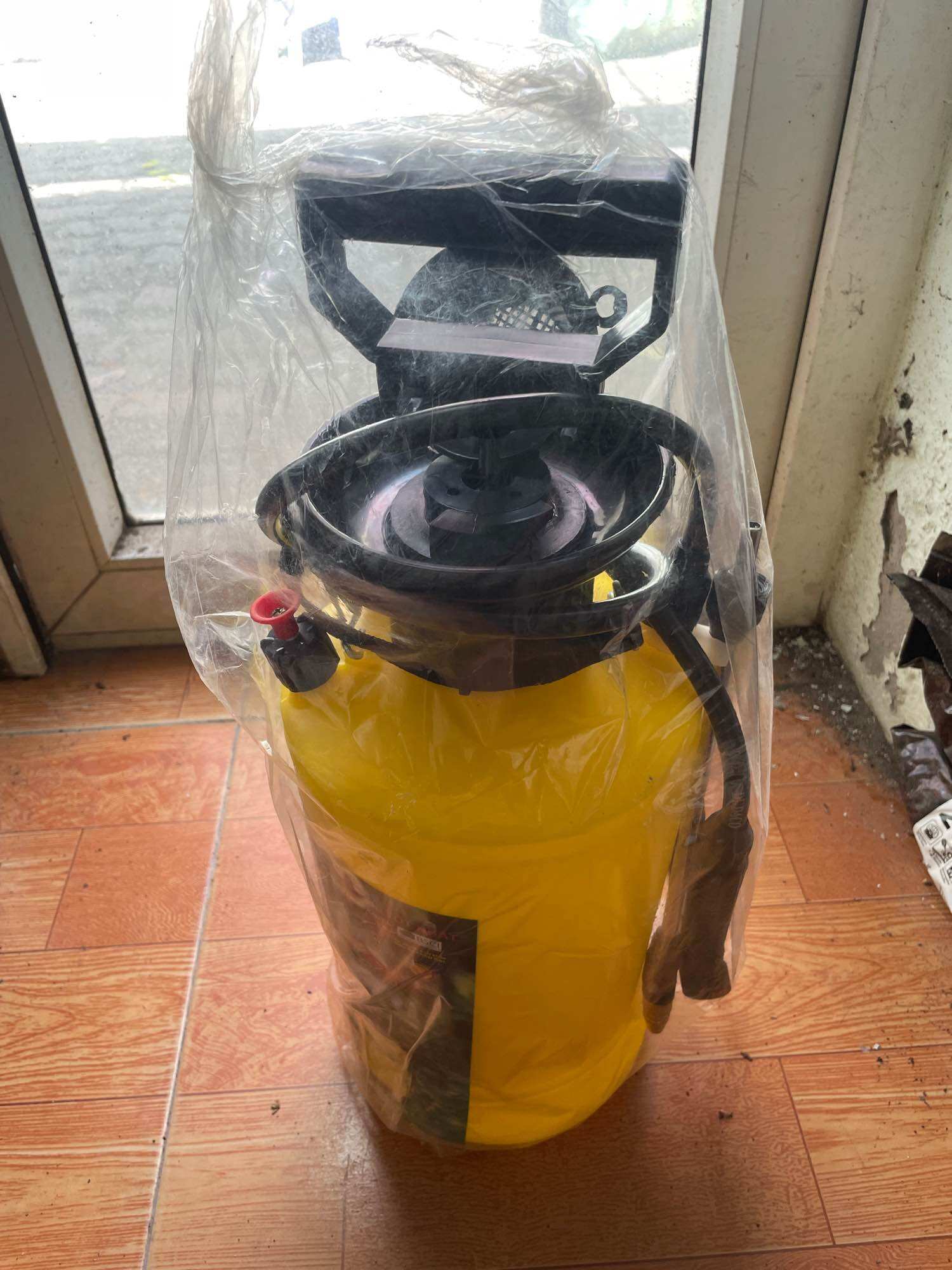 Bình xịt tưới cây đức đạt 4 lít - dudaco - b401 béc đồng