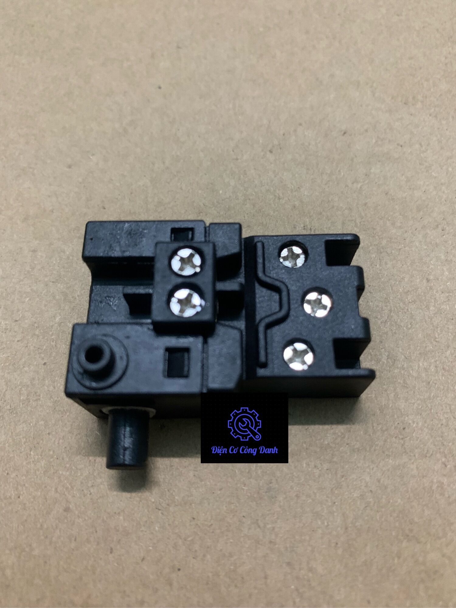 Công tắc máy cắt sắt bàn maktec mt240..., makita. 2414 1401/ công tắc máy cắt nhôm bàn makita. 1040...