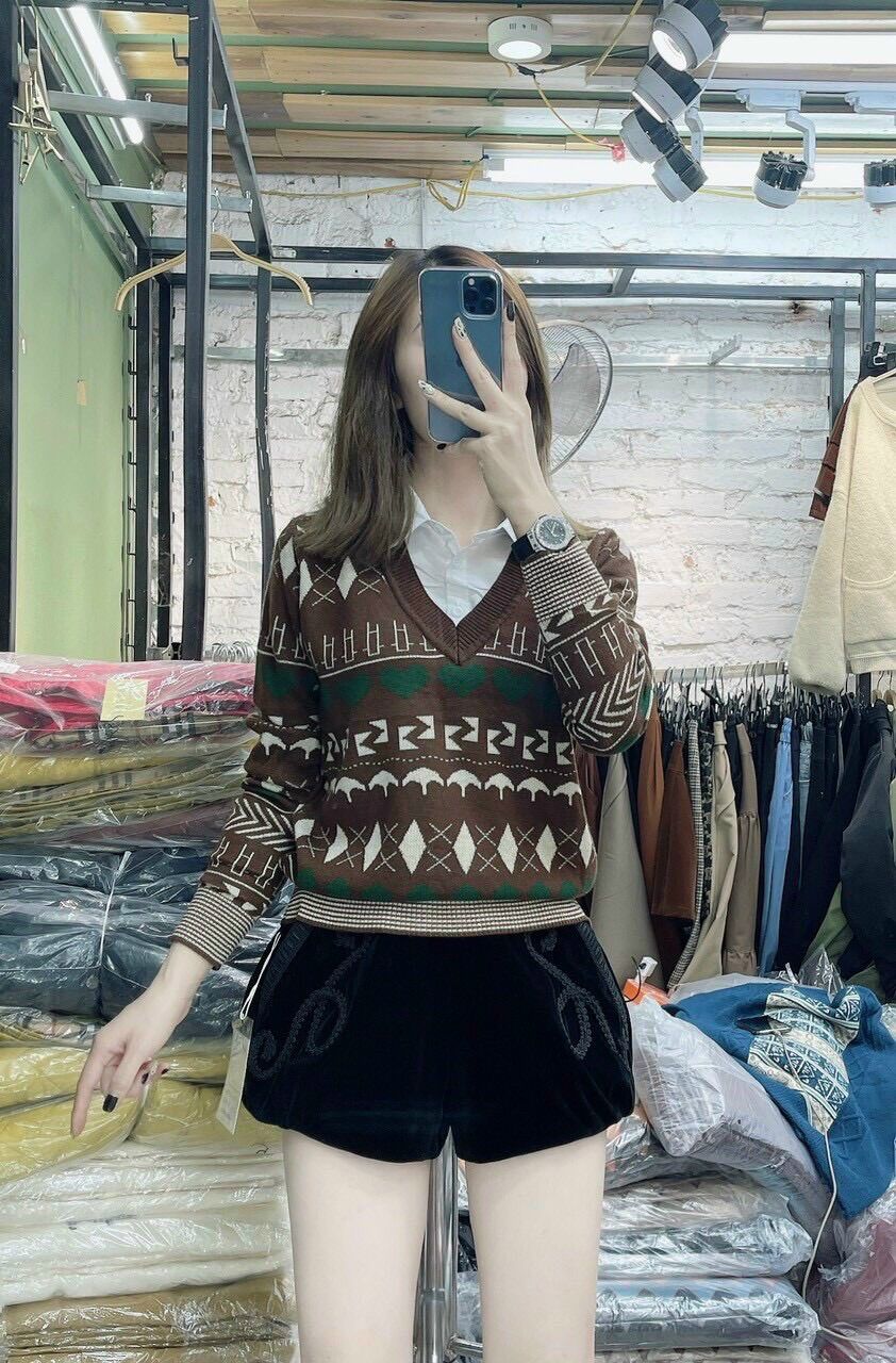 Áo len nữ phối cổ sơ mi trắng, áo lên form chuẩn , chất len mềm mịn đẹp