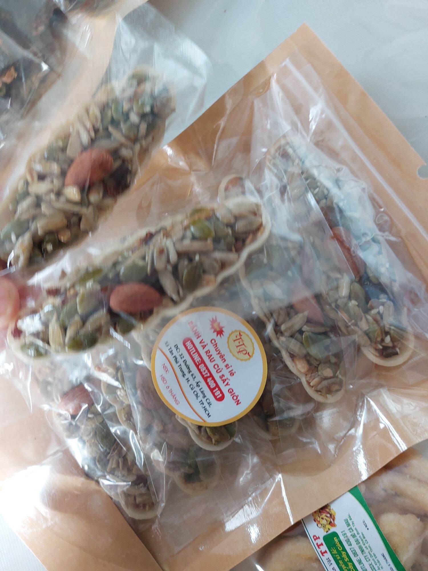 bánh thuyền mix hạt. gói 500gr 150k